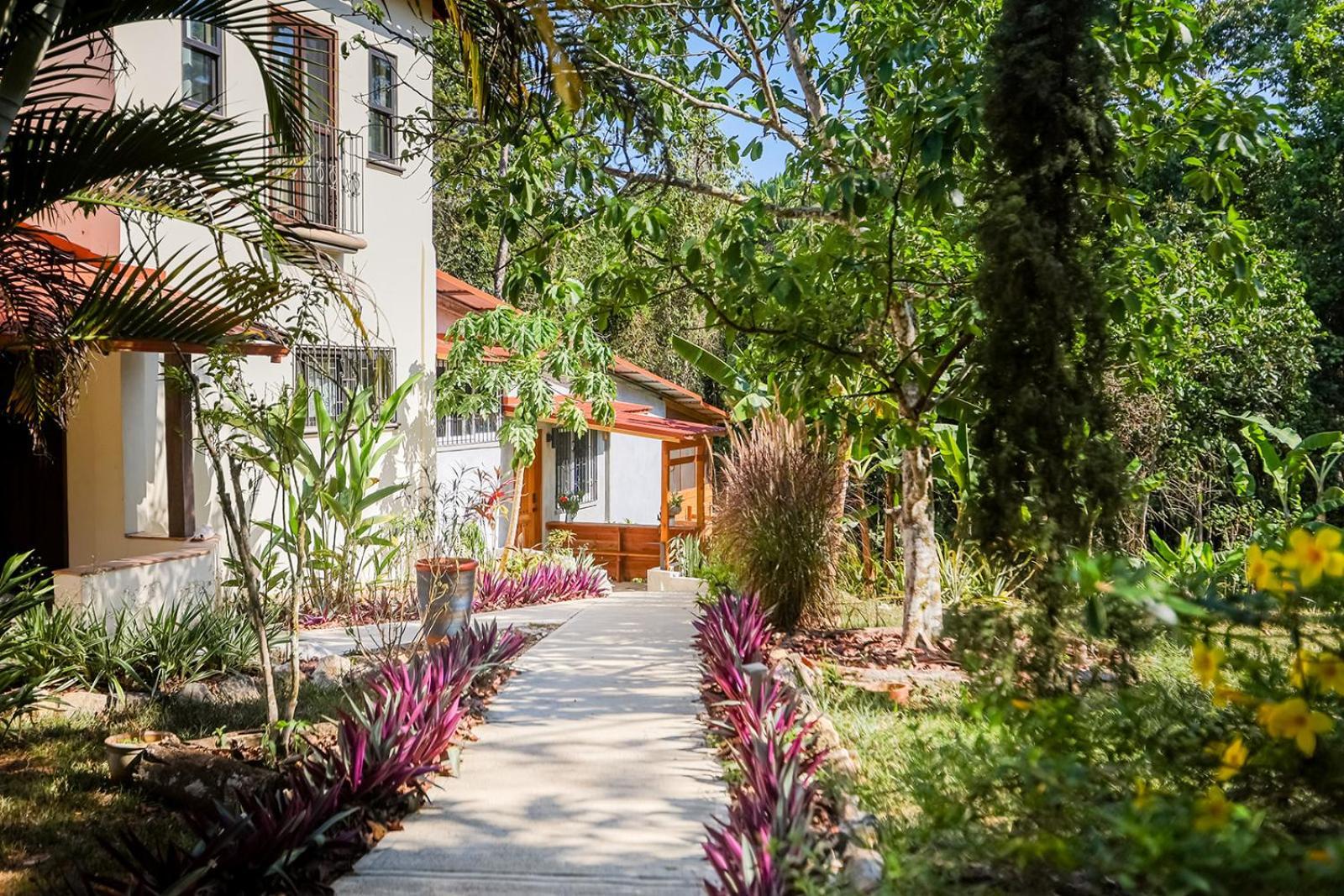 Sattva Land Hotel Belmopan Luaran gambar